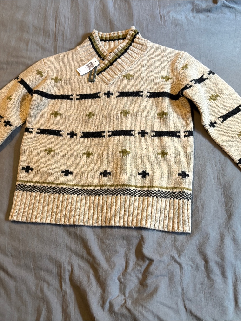NWT Women’s Pendleton V-Neck Sweater